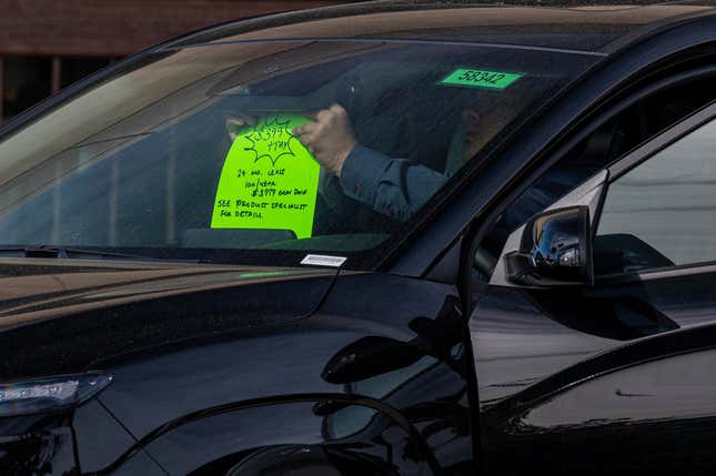 Imagen para el artículo titulado Ni siquiera los autos usados ​​pueden escapar de las suscripciones